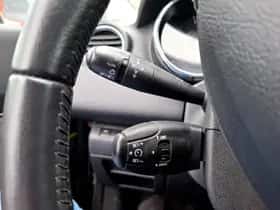 Peugeot 5008 (2010) thumbnail 10