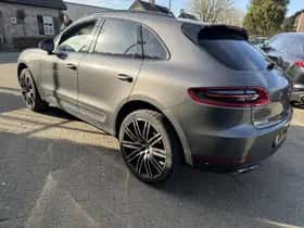 Porsche Macan (2015) thumbnail 4