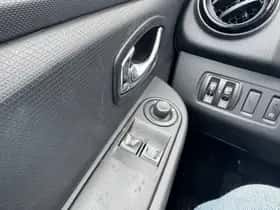 Renault Clio (2013) thumbnail 16