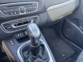 Renault Scénic (2012) thumbnail 6