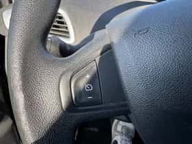 Renault Scénic (2012) thumbnail 9