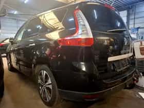 Renault Scénic (2011) thumbnail 2