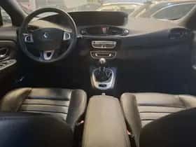 Renault Scénic (2011) thumbnail 3
