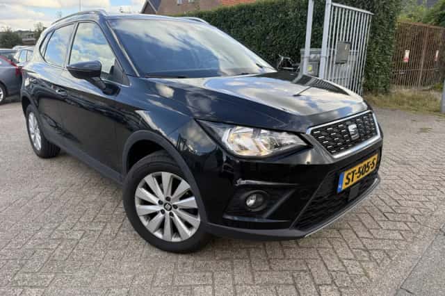 SEAT Arona (2018) thumbnail 2