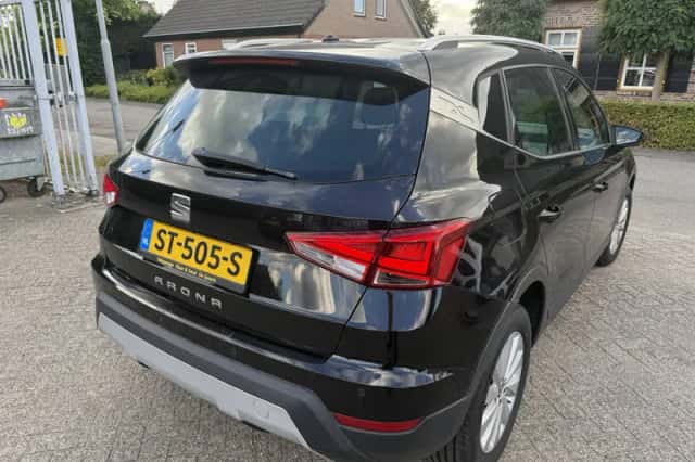 SEAT Arona (2018) thumbnail 4