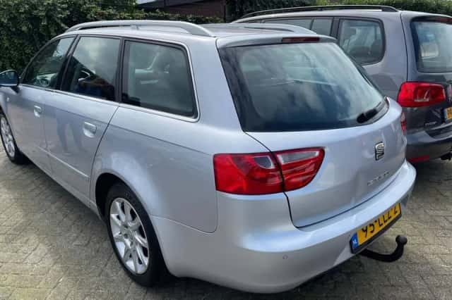 SEAT Exeo (2010) thumbnail 3