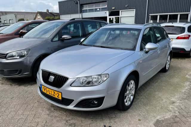 SEAT Exeo (2010) thumbnail 5