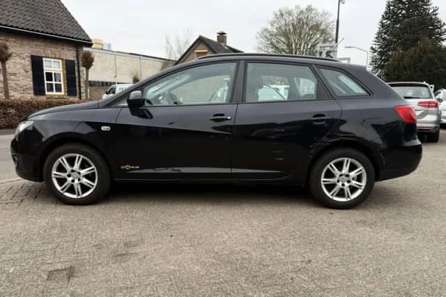 SEAT Ibiza (2011) thumbnail 3