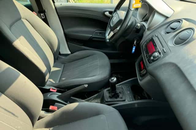 SEAT Ibiza (2012) thumbnail 4