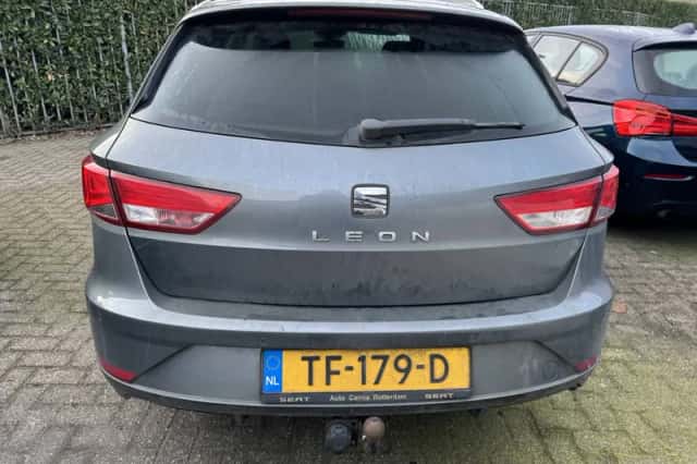 SEAT Leon (2018) thumbnail 3