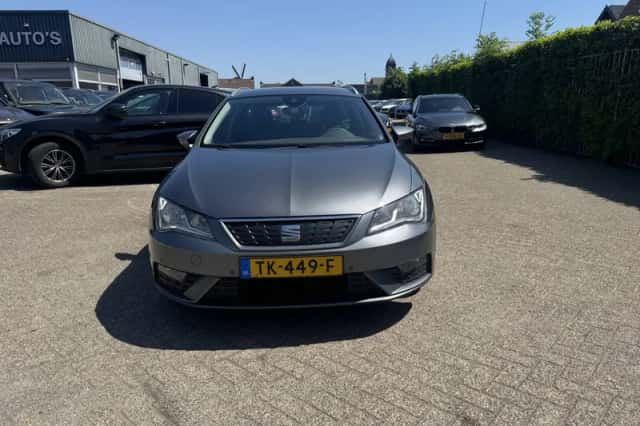 SEAT Leon (2018) thumbnail 2