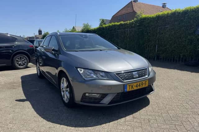 SEAT Leon (2018) thumbnail 3
