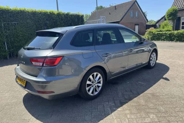 SEAT Leon (2018) thumbnail 4