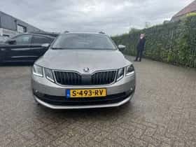 Škoda Octavia (2019) thumbnail 2