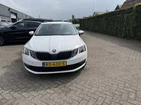 Škoda Octavia (2017) thumbnail 3
