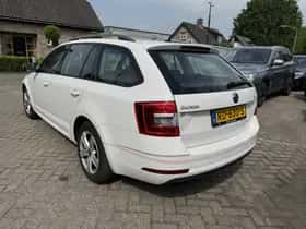 Škoda Octavia (2017) thumbnail 8