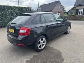 Škoda Rapid (2014) thumbnail 4