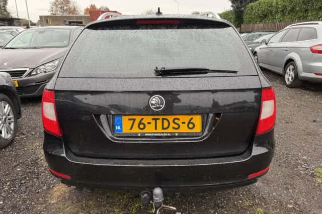 Škoda Superb (2012) thumbnail 6