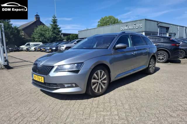 Škoda Superb (2018) thumbnail 1