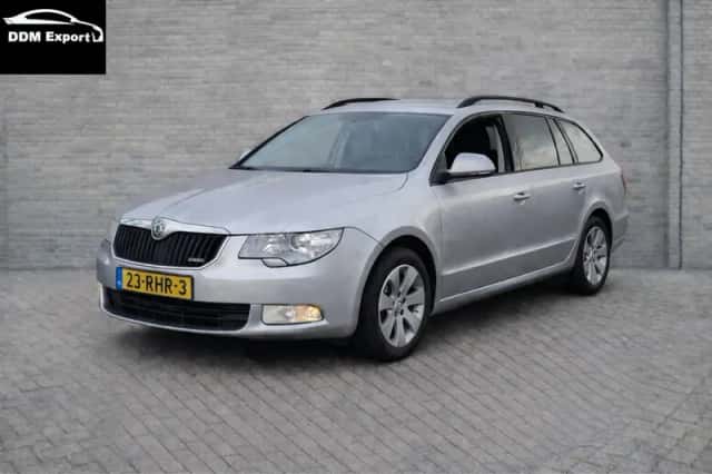 Škoda Superb (2011) thumbnail 1