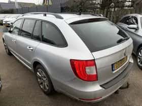 Škoda Superb (2011) thumbnail 14