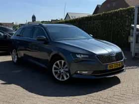 Škoda Superb (2015) thumbnail 2
