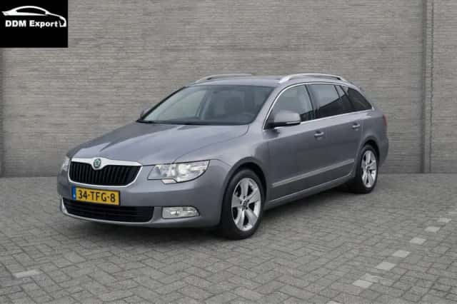 Škoda Superb (2012) thumbnail 1