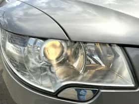 Škoda Superb (2010) thumbnail 2