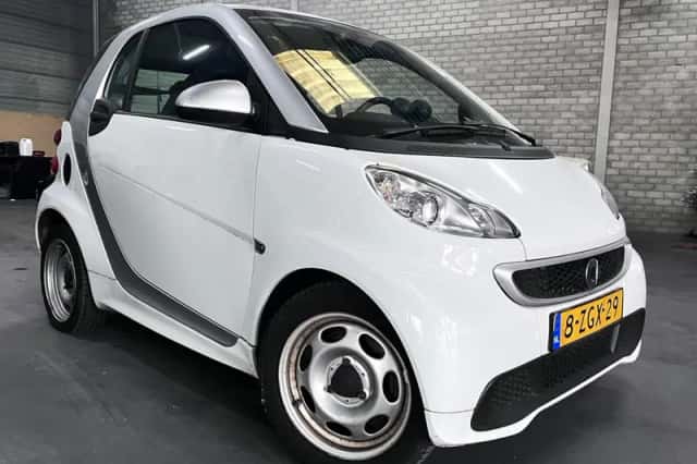 Smart Fortwo (2015) thumbnail 2