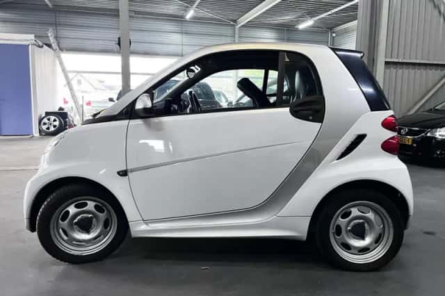 Smart Fortwo (2015) thumbnail 4