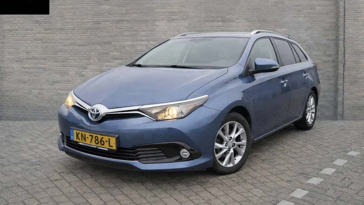 Toyota Auris (2016) — foto 1
