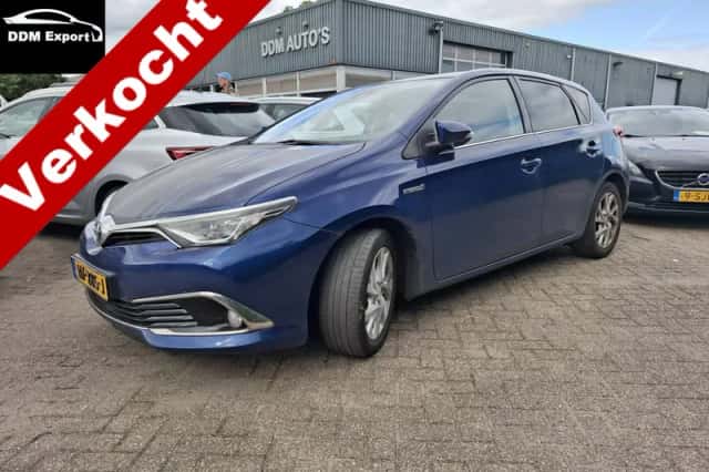 Toyota Auris (2015) thumbnail 1