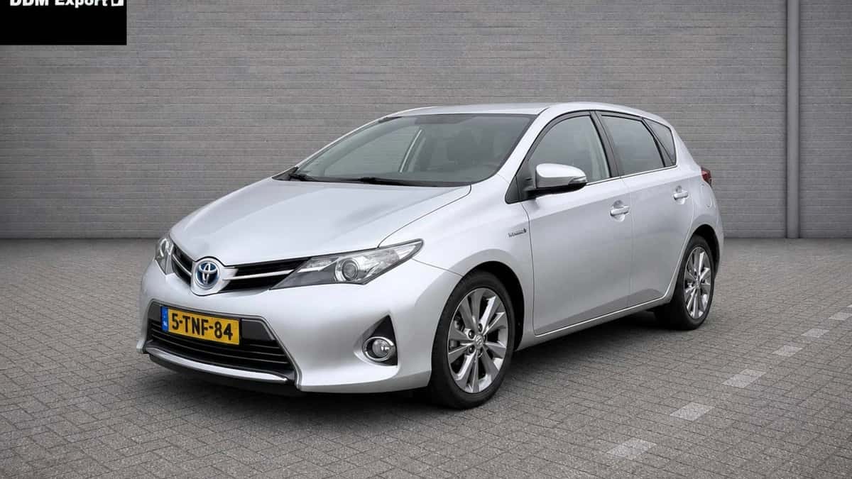 Toyota Auris — foto 1