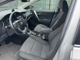 Toyota Auris thumbnail 8