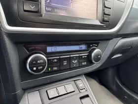 Toyota Auris thumbnail 10