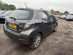 Toyota Yaris (2013) thumbnail 5
