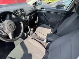 Volkswagen Golf (2010) thumbnail 6