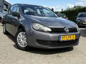 Volkswagen Golf (2010) thumbnail 2
