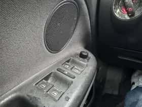 Volkswagen Golf (2005) thumbnail 2