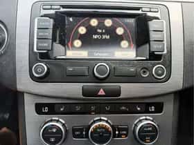Volkswagen Passat (2013) thumbnail 21