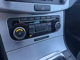 Volkswagen Passat (2012) thumbnail 19