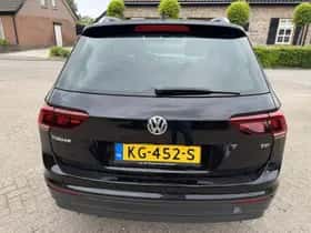 Volkswagen Tiguan (2016) thumbnail 2