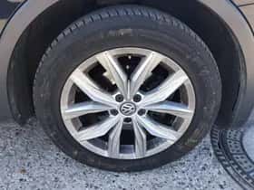 Volkswagen Tiguan (2016) thumbnail 9