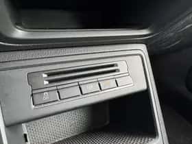 Volkswagen Tiguan (2012) thumbnail 24