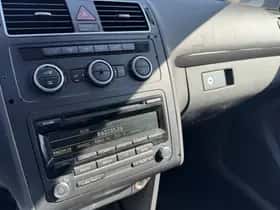 Volkswagen Touran (2015) thumbnail 19