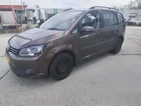 Volkswagen Touran (2012) thumbnail 2