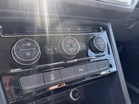 Volkswagen Touran (2015) thumbnail 12