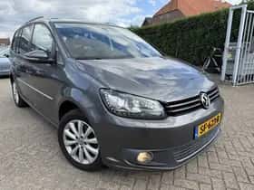 Volkswagen Touran (2014) thumbnail 2