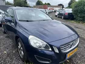 Volvo S60 (2011) thumbnail 2