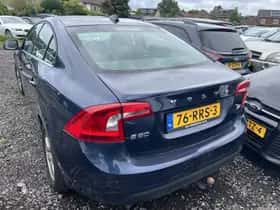 Volvo S60 (2011) thumbnail 3